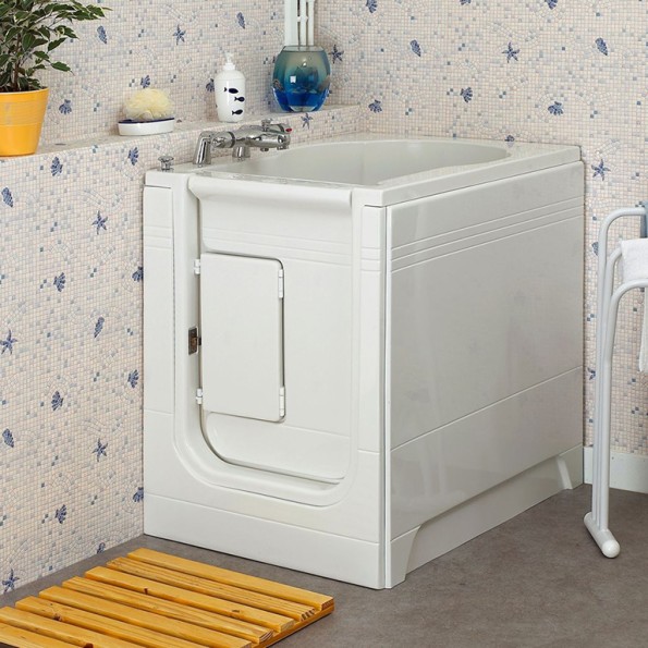 Installer une baignoire à porte à Annecy