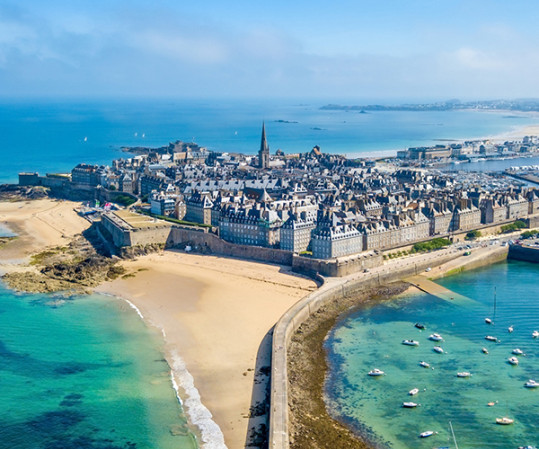 Remplacer sa baignoire par une douche senior en Bretagne