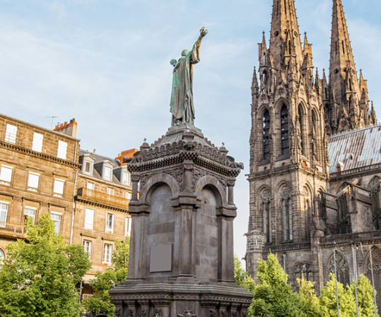 Installer une baignoire à porte à Clermont-Ferrand