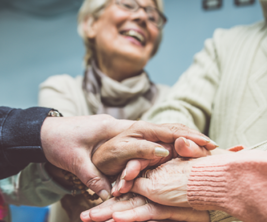 Maintien à domicile des personnes âgées : avantages et inconvénients