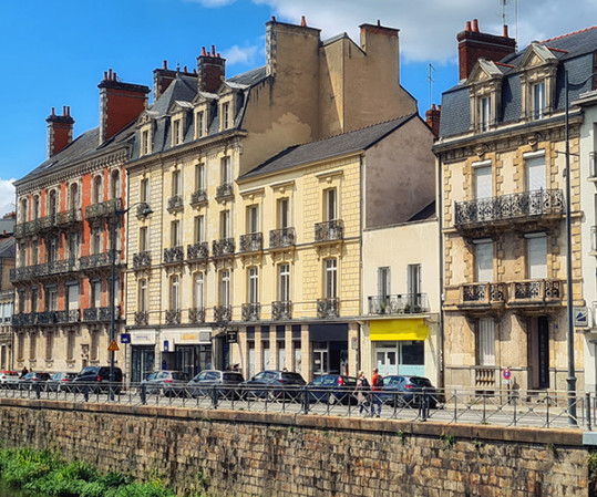 Installer une baignoire à porte à Rennes