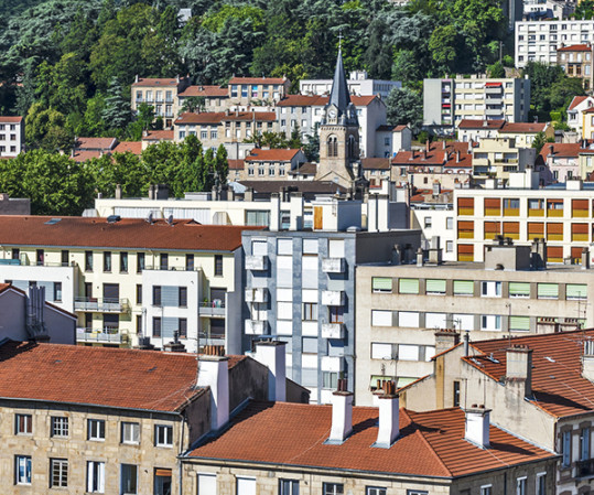 Installer une baignoire à porte à Saint-Étienne