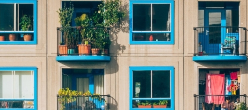 Aide à domicile pour personne âgée : les démarches et les aides financières