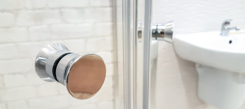 Remplacer la baignoire par une cabine de douche : quel modèle choisir ?