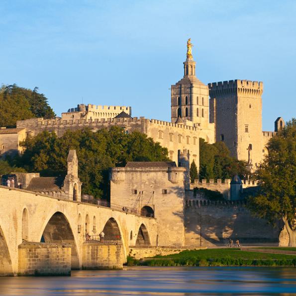 Installer une baignoire à porte à Avignon