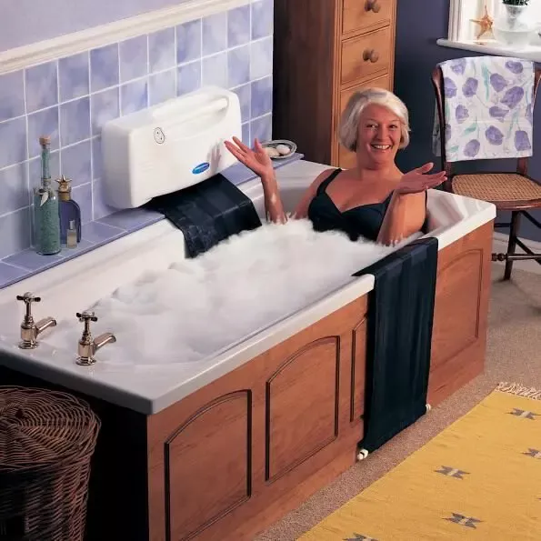 Senior : retrouvez le plaisir du bain avec la baignoire à porte