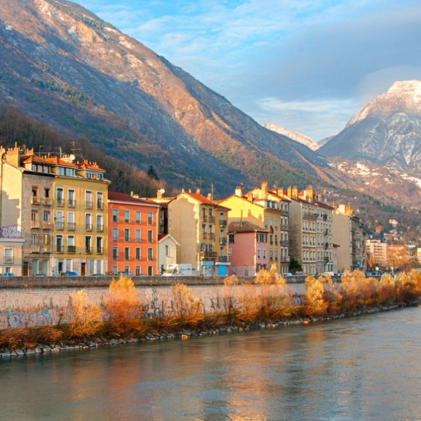 Les aides au maintien à domicile à Grenoble